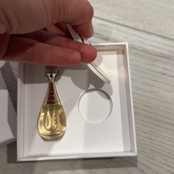 Jadore Dior perfum and tag - Picture 5 of 7